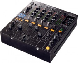 „Pioneer DJM 800“